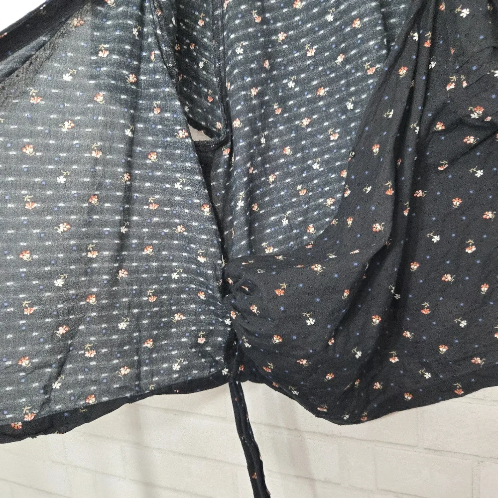 Madewell floral wrap around tie top - Picture 9 of 14